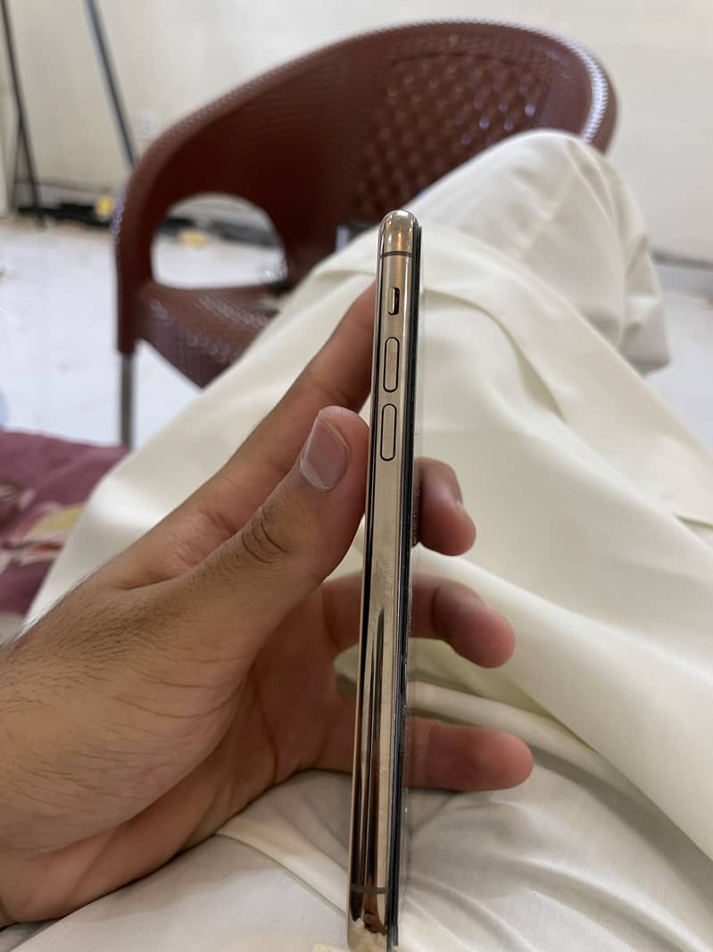 Apple iPhone 11 Pro 7