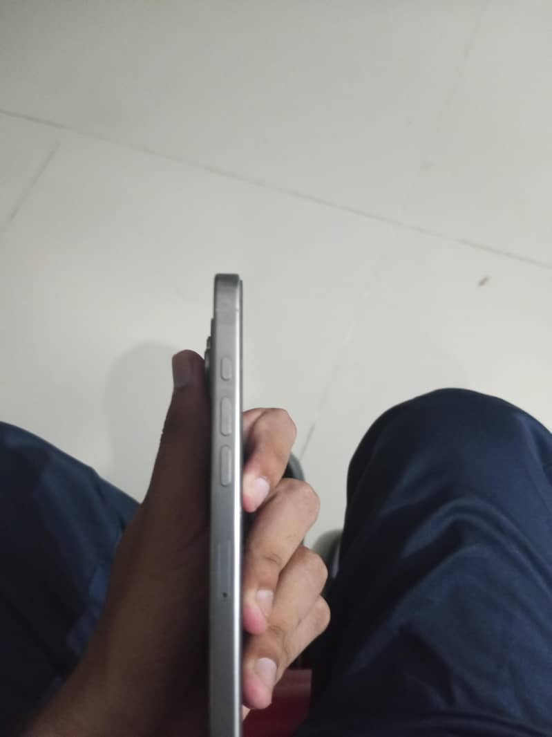 Apple iPhone 16 Pro Max 1