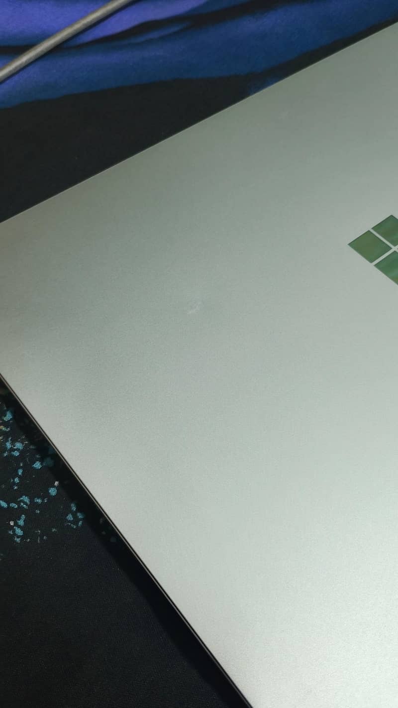 Microsoft surface Laptop4 7