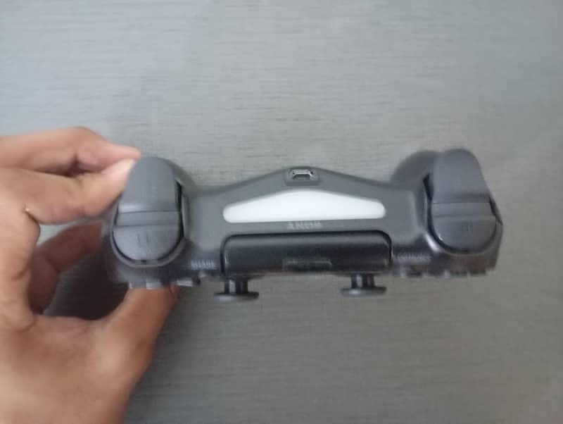 SONY PS4 CONTROLLER  WITH ADDITIONAL Cable 7