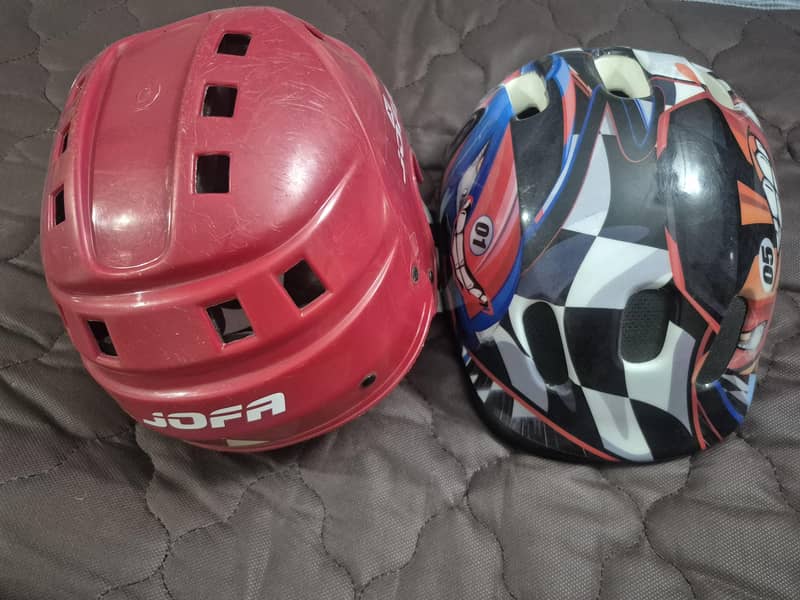 2 Cycle Helmets 0