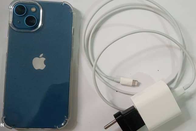 Apple iPhone 13 4