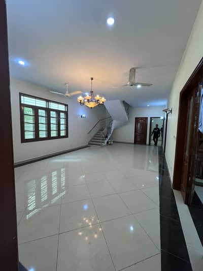 DHA Phase V 500 Yards Very Well Maintained House For Sale