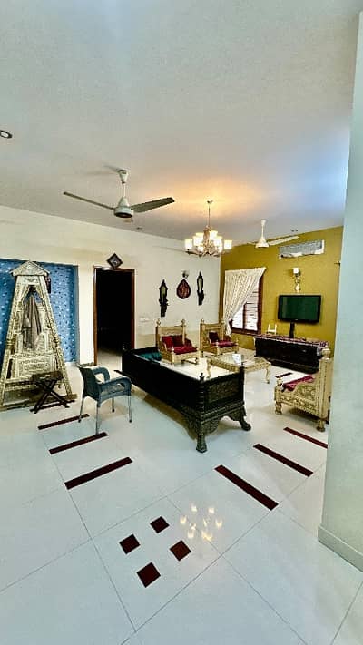 DHA Phase Vi 500 Yards Extra Ordinary Maintained Bungalow Urgent Sale