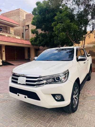 Toyota Hilux Revo V 2020