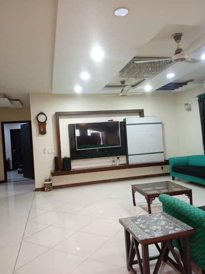 DHA 500 Yards Slightly Used Bungalow For Urgent Sale