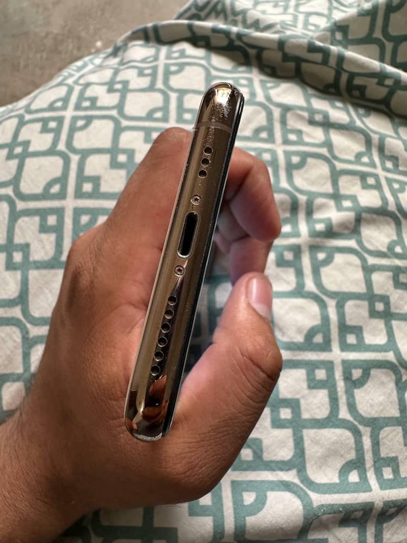 Apple iPhone 11 Pro 1