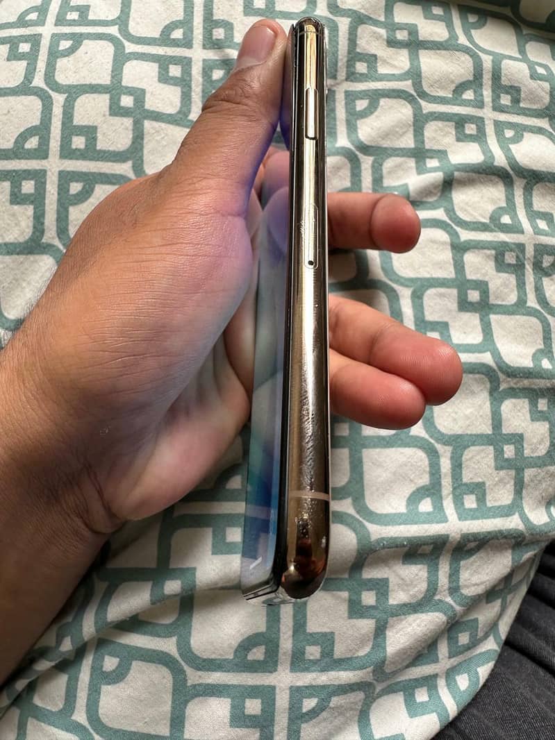 Apple iPhone 11 Pro 3