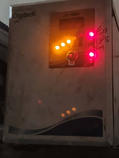UPS 1000 W