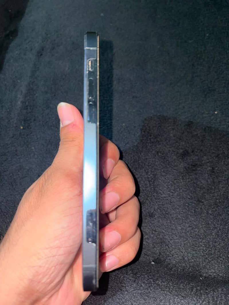 Apple iPhone 12 Pro 2