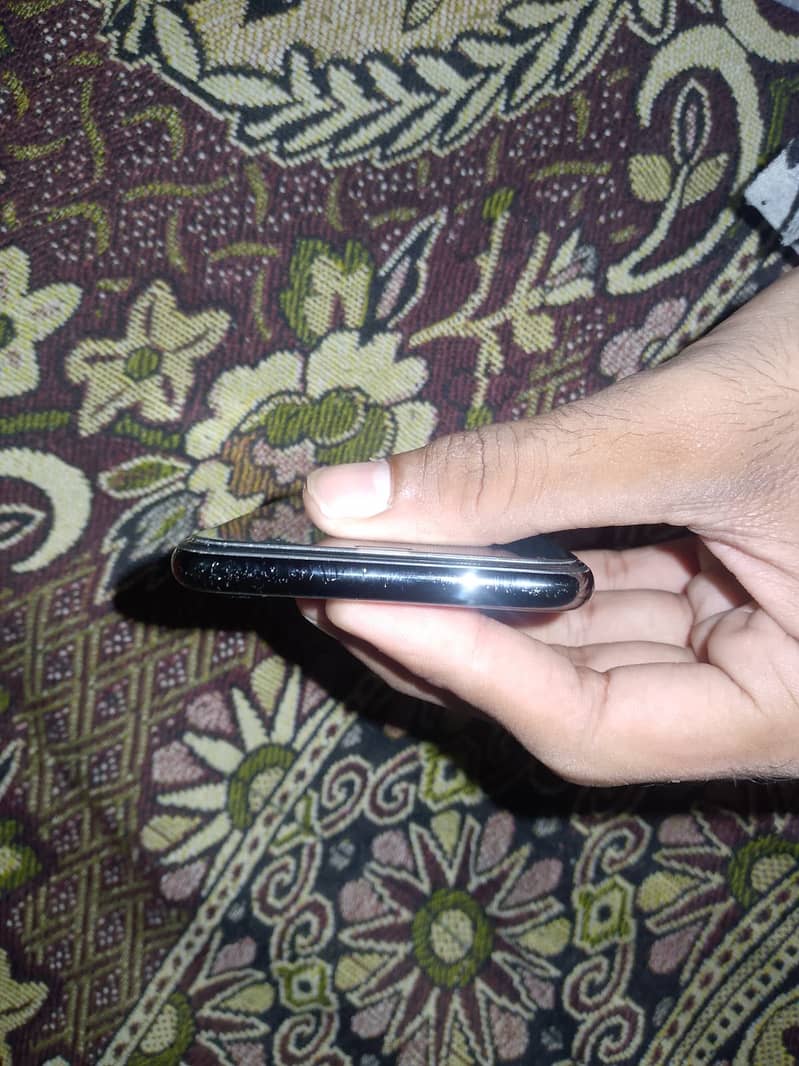 Apple iPhone X 3
