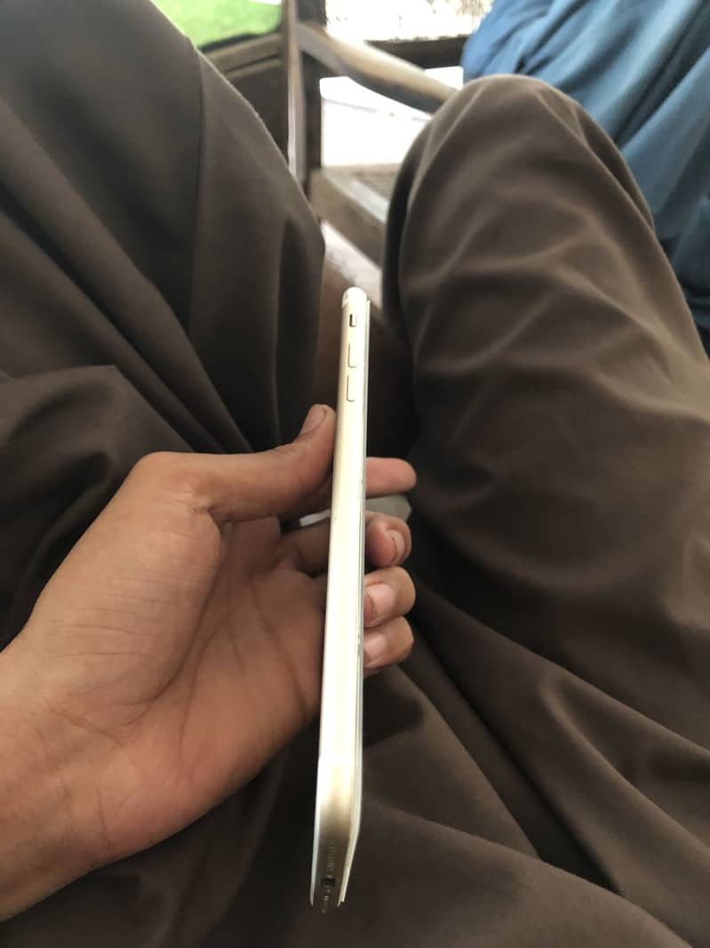 Apple iPhone 7 Plus 4