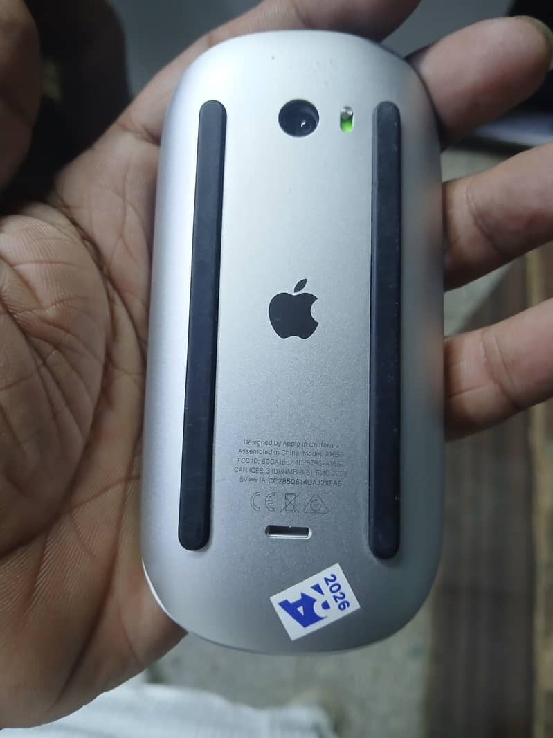Apple Magic Mouse 2 & 1 1