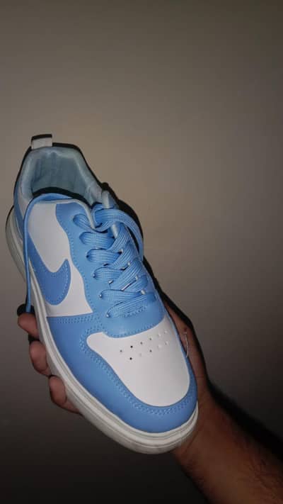 NIKE AIR JORDANS USED BLUE COLOUR