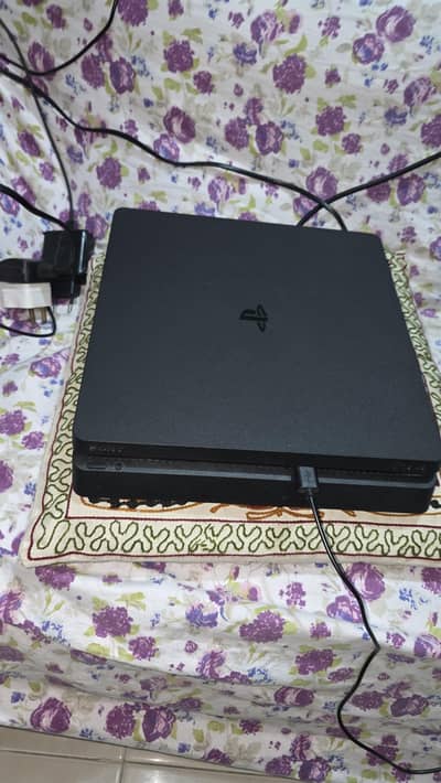 10/10 condition with 2 controller and stand plus 1 cd the crew motor