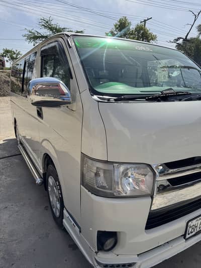 Toyota Hiace 2012