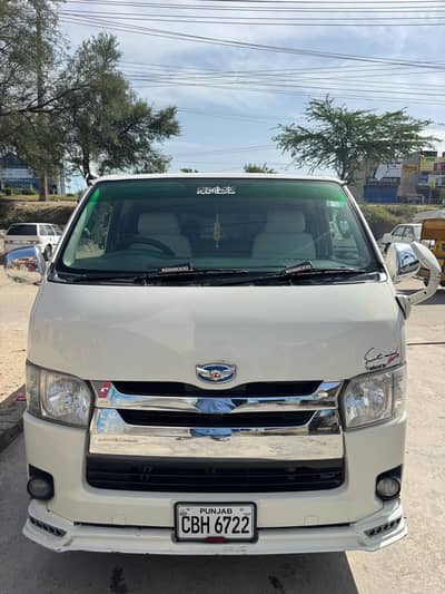 Toyota Hiace 2012