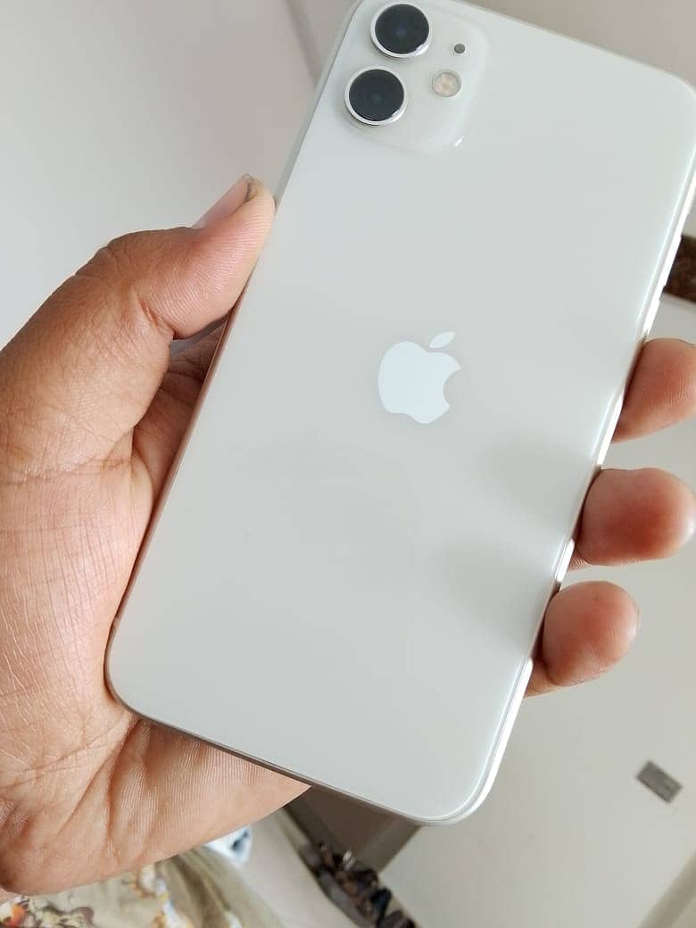 Apple iPhone 11 0