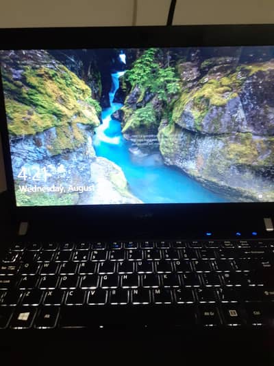 acer laptop 10/10 condition 8Gb ram storage 477Gb Graphics card 128MB