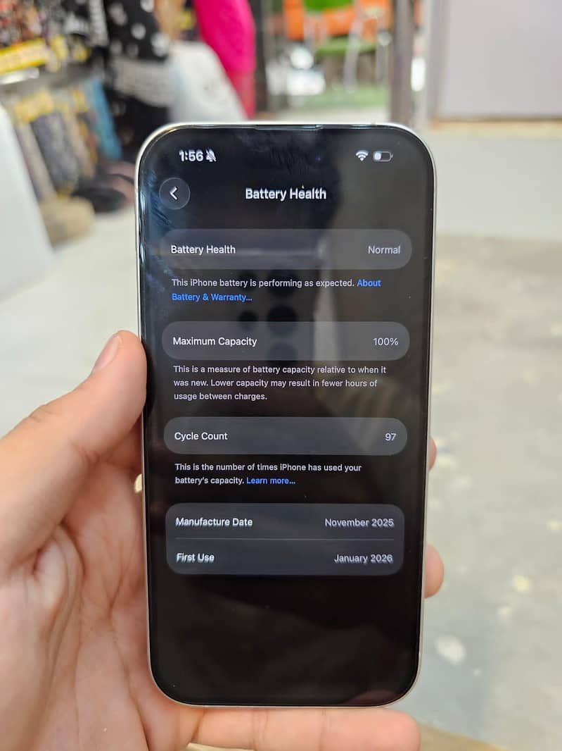 Apple iPhone 16 6