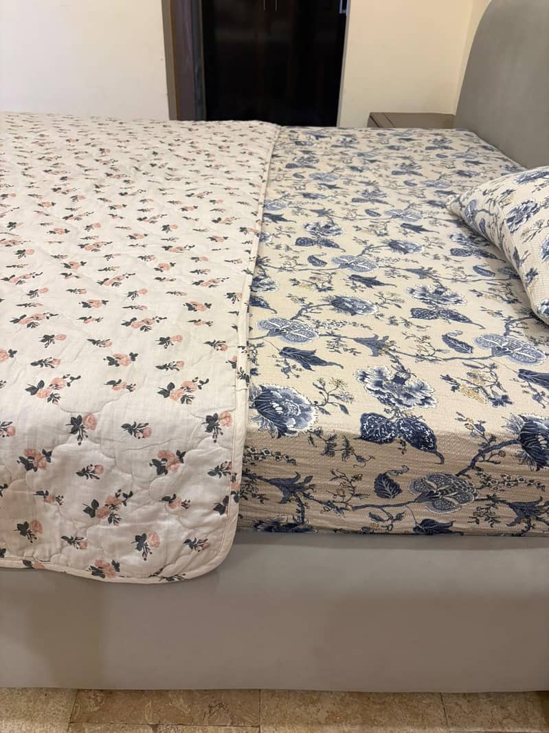 King Size Fabric Solid Bed 1