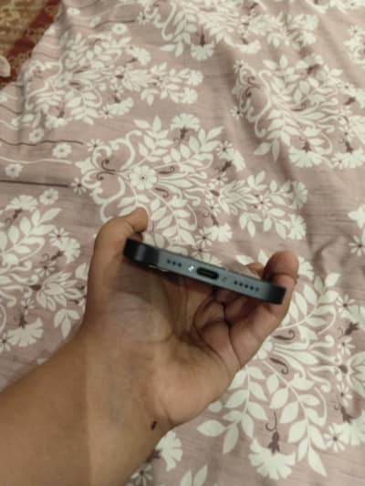 Apple iPhone 16e