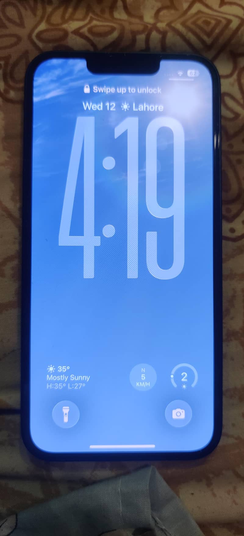 Apple iPhone 16e 0