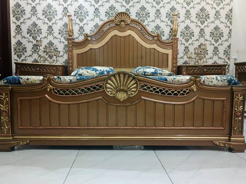 solid wood bed 0