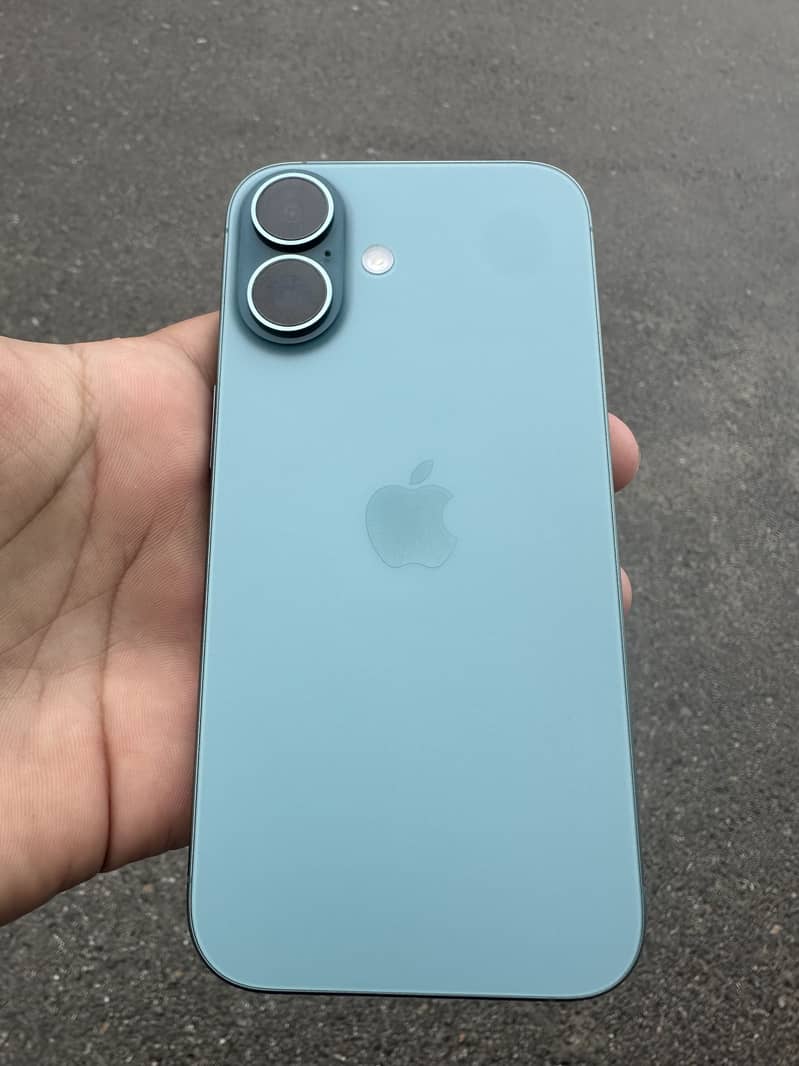 Apple iPhone 16 0