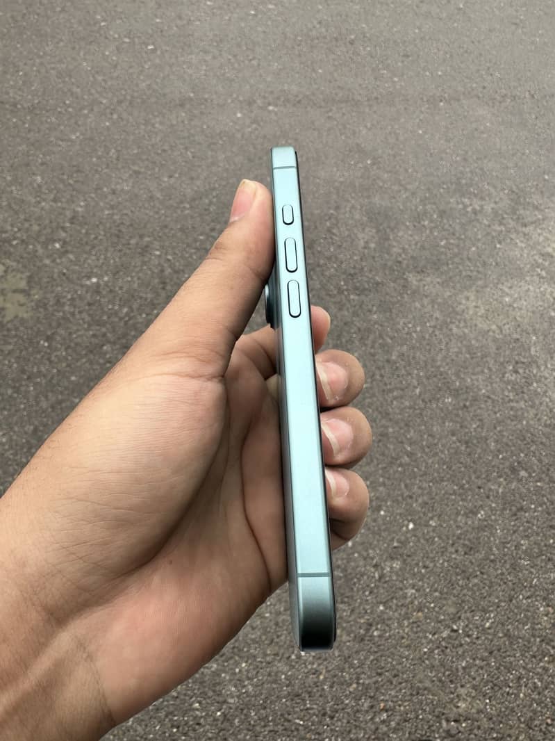 Apple iPhone 16 1