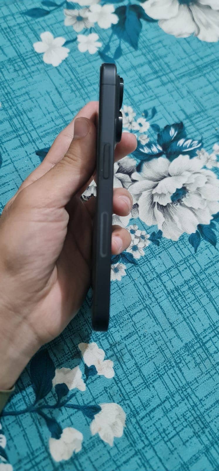 Apple iPhone 15 Pro 4
