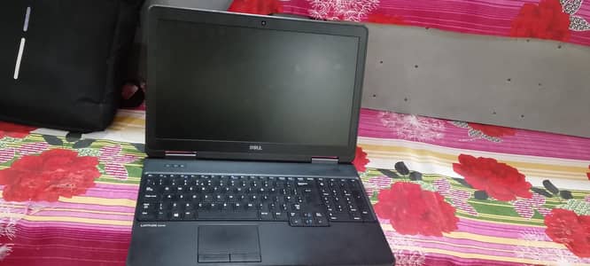 Dell latitude E5540 8gb 128gb