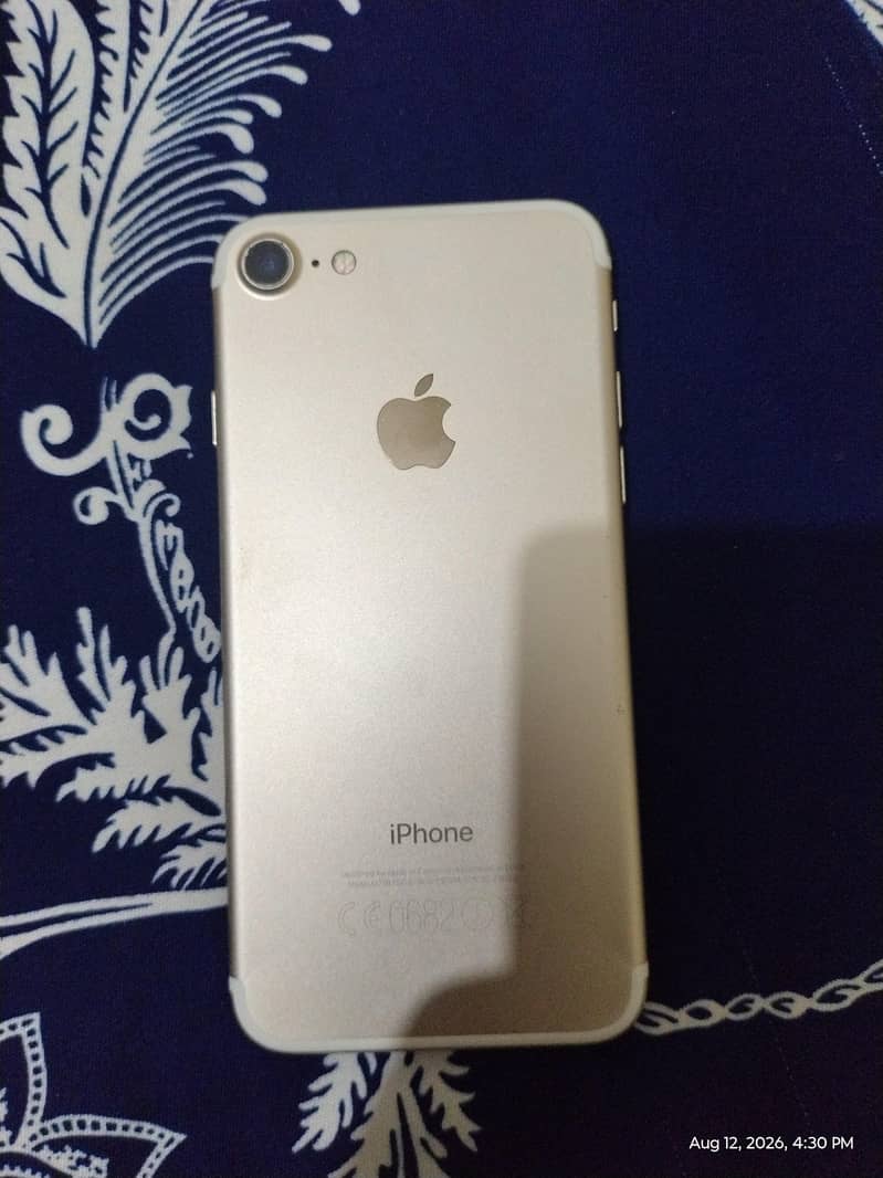 Apple iPhone 7 1