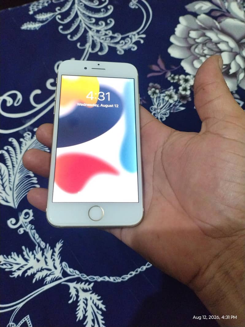 Apple iPhone 7 4
