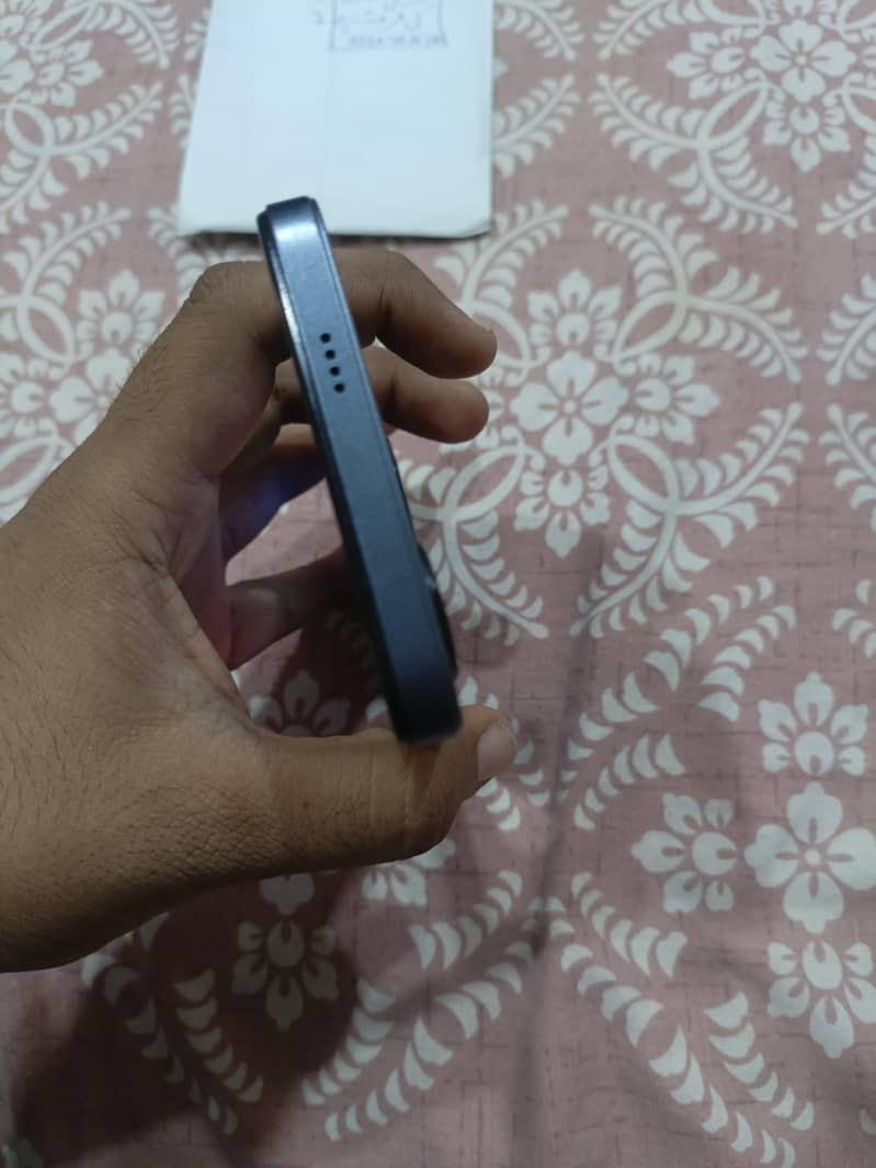 Tecno Spark 20C Scratchless 4