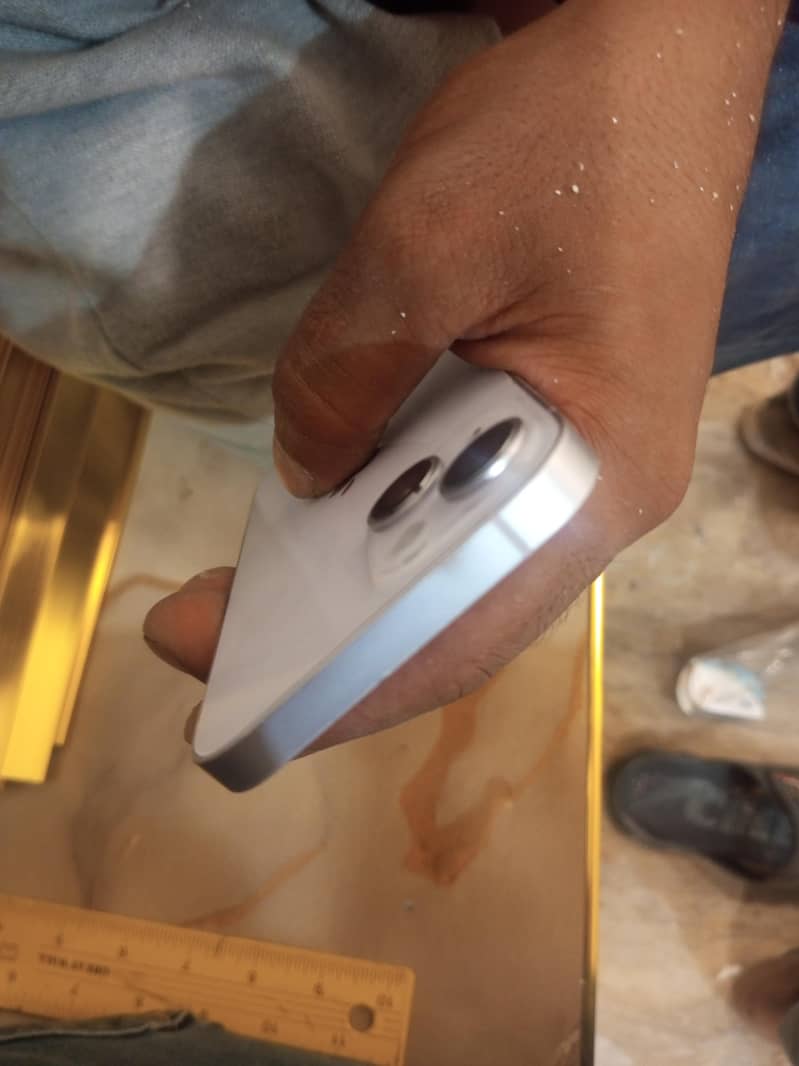 Apple iPhone 14 2