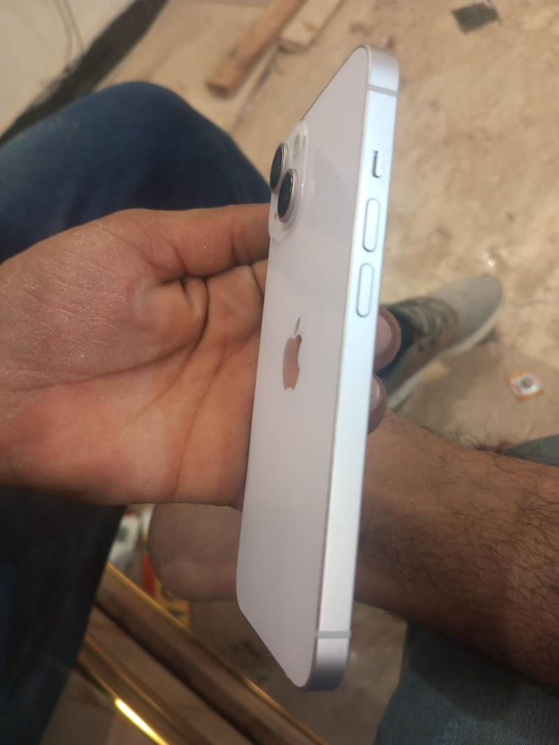 Apple iPhone 14 3