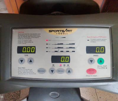 Motorized Treadmill SportsArt 1060 HR