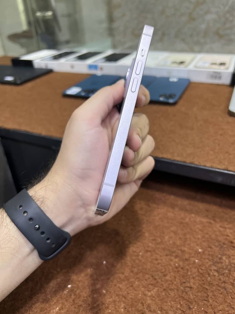 Apple iPhone 14 1