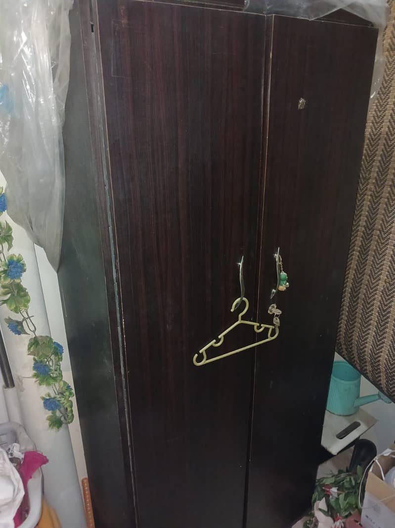 Good condition almari 2