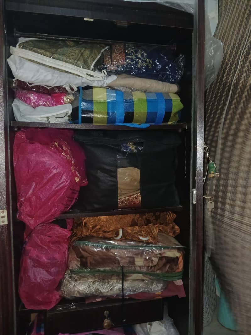 Good condition almari 7