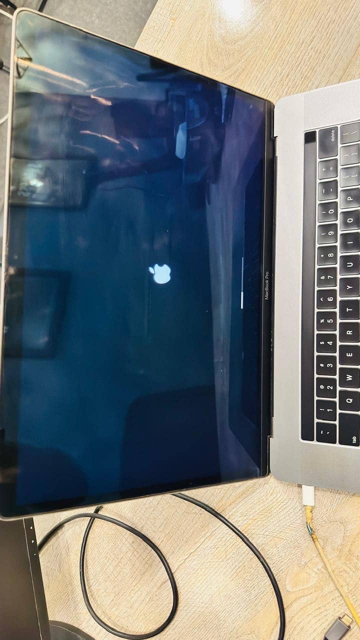 Apple Macbook Pro 2