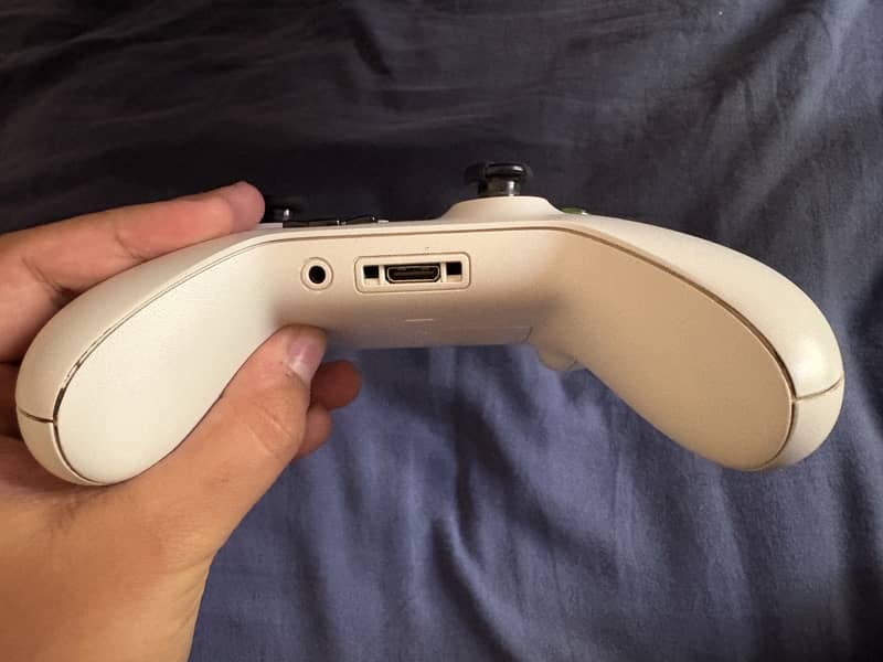 XBOX ONE Controller - White 3