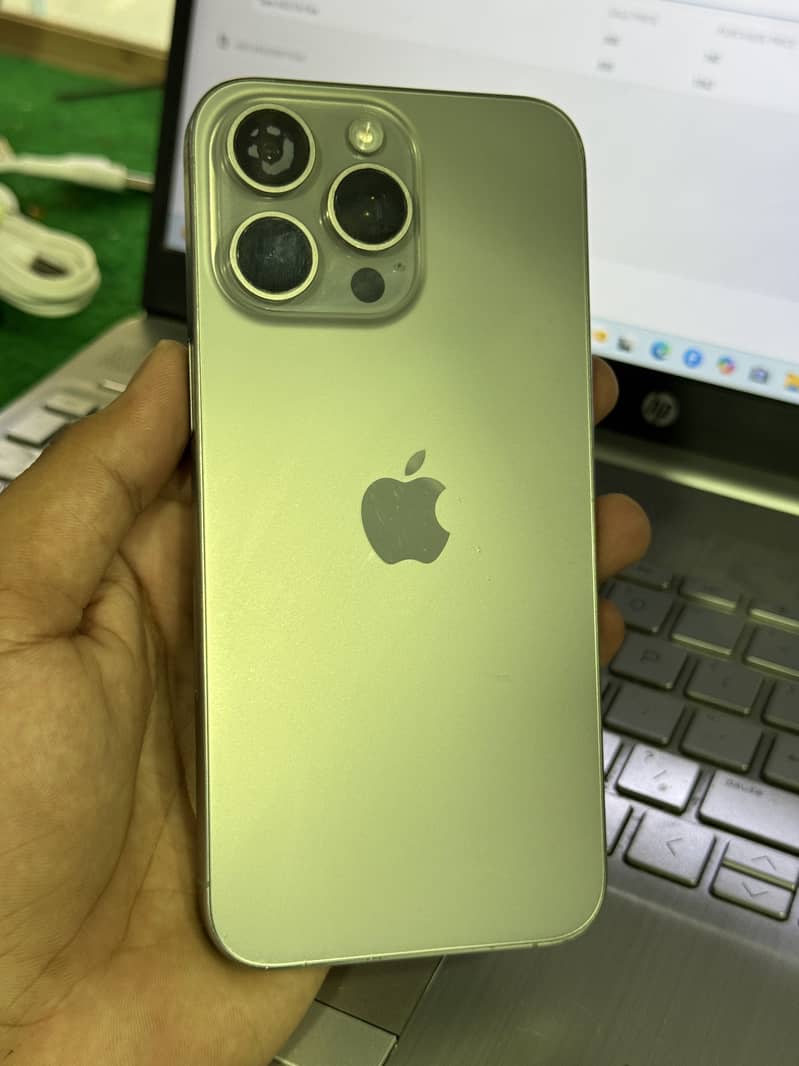 Apple iPhone 15 Pro Max 7