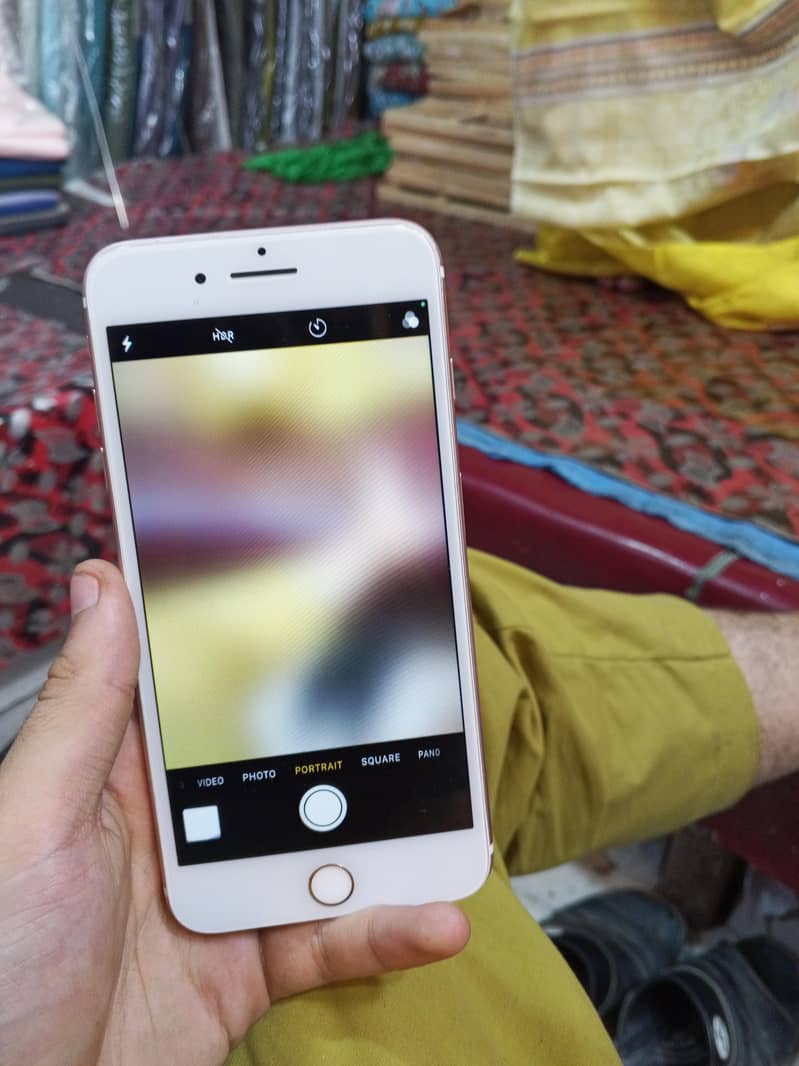 Apple iPhone 7 Plus 2