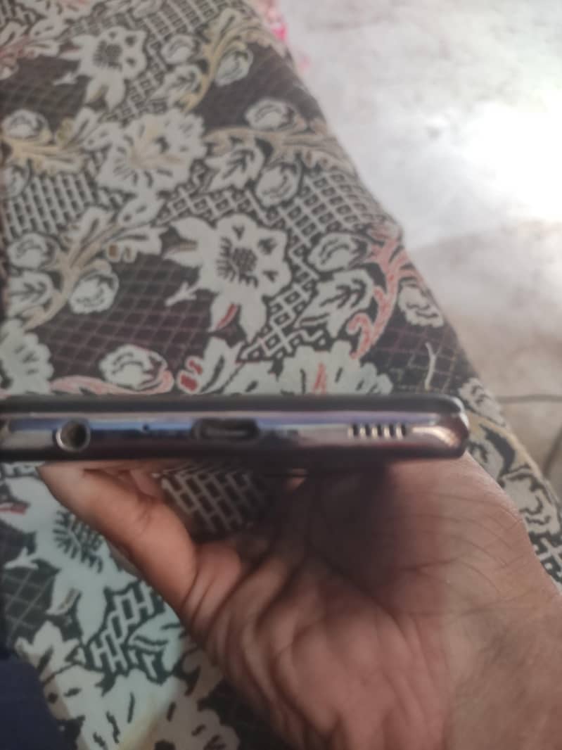 Samsung Mobile A52 3