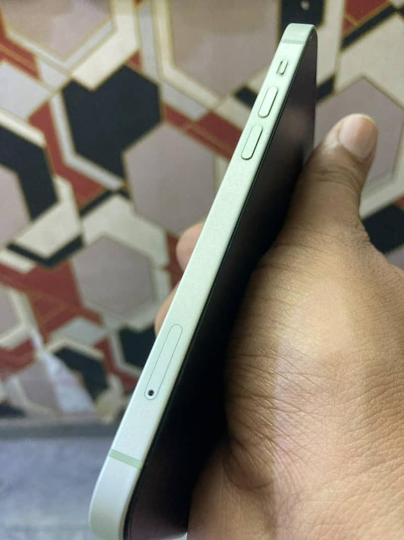 Apple iPhone 12 3
