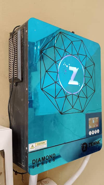 Ziewnic diamond series hybrid inverter PV 8500  load capacity 6.5KW.