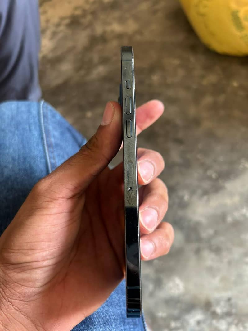Apple iPhone 12 Pro Max 3
