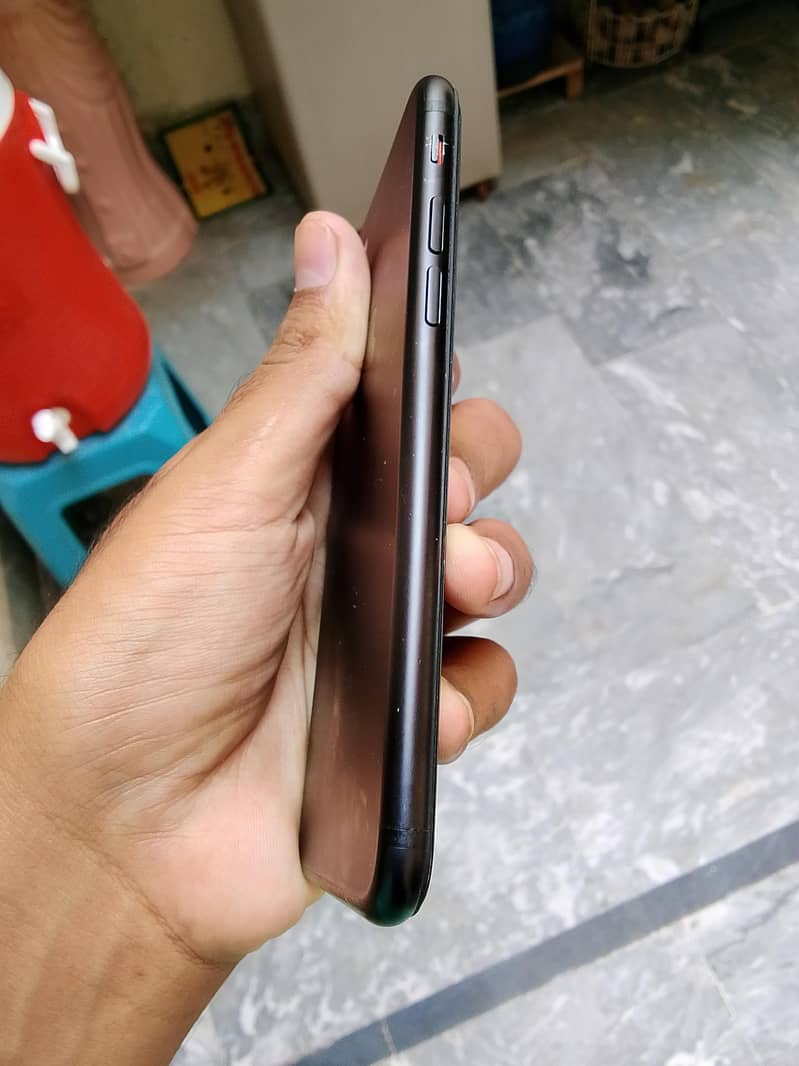 Apple iPhone 7 2